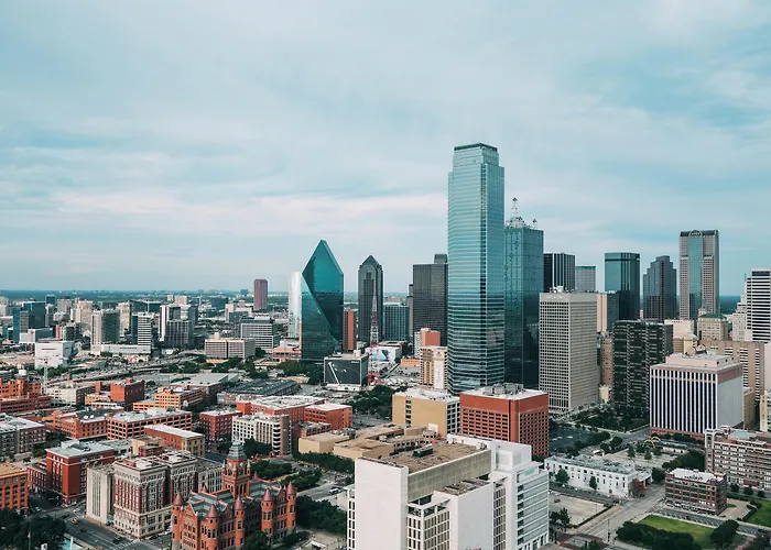 Dallas Hotels with Table Tennis