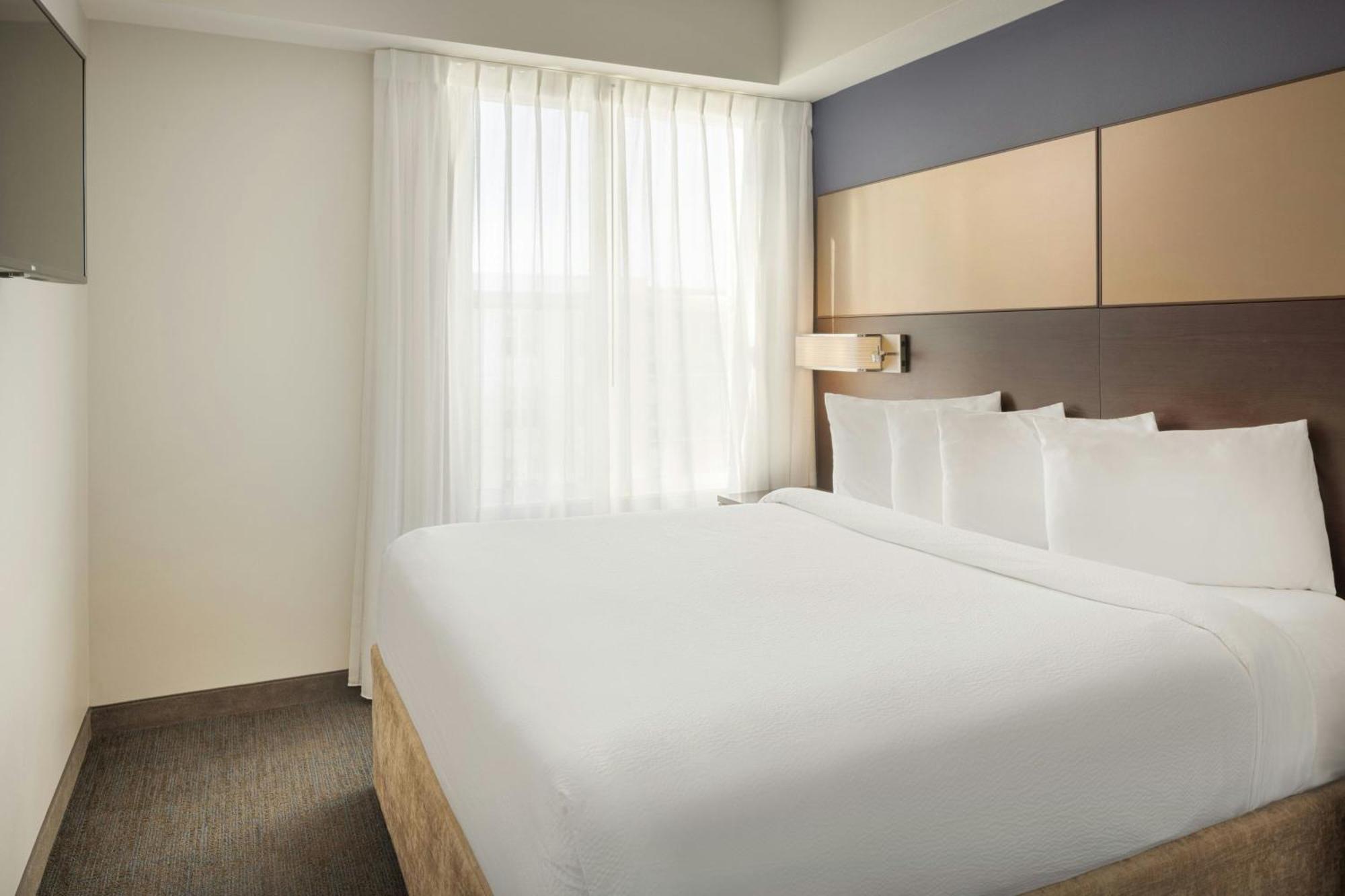 One-Bedroom King Suite,1742938155:JPEG